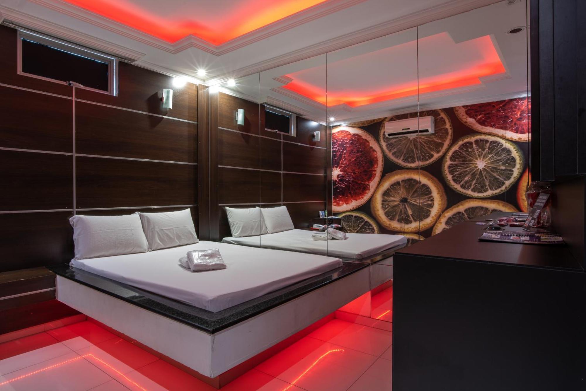 Motel Fantasy 2 (Adults Only) Contagem Ngoại thất bức ảnh