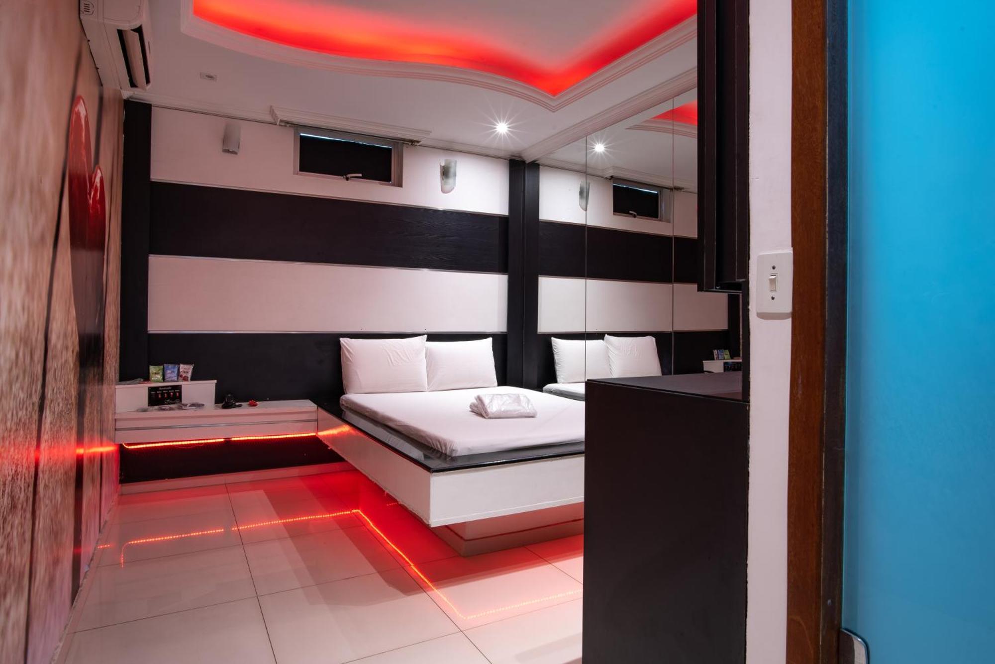 Motel Fantasy 2 (Adults Only) Contagem Ngoại thất bức ảnh