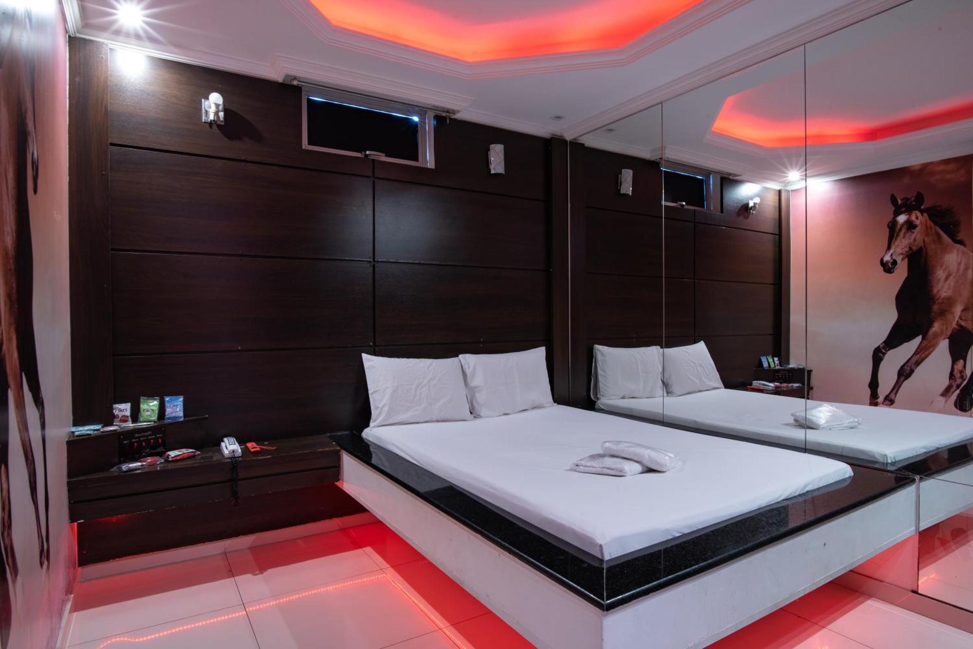 Motel Fantasy 2 (Adults Only) Contagem Ngoại thất bức ảnh